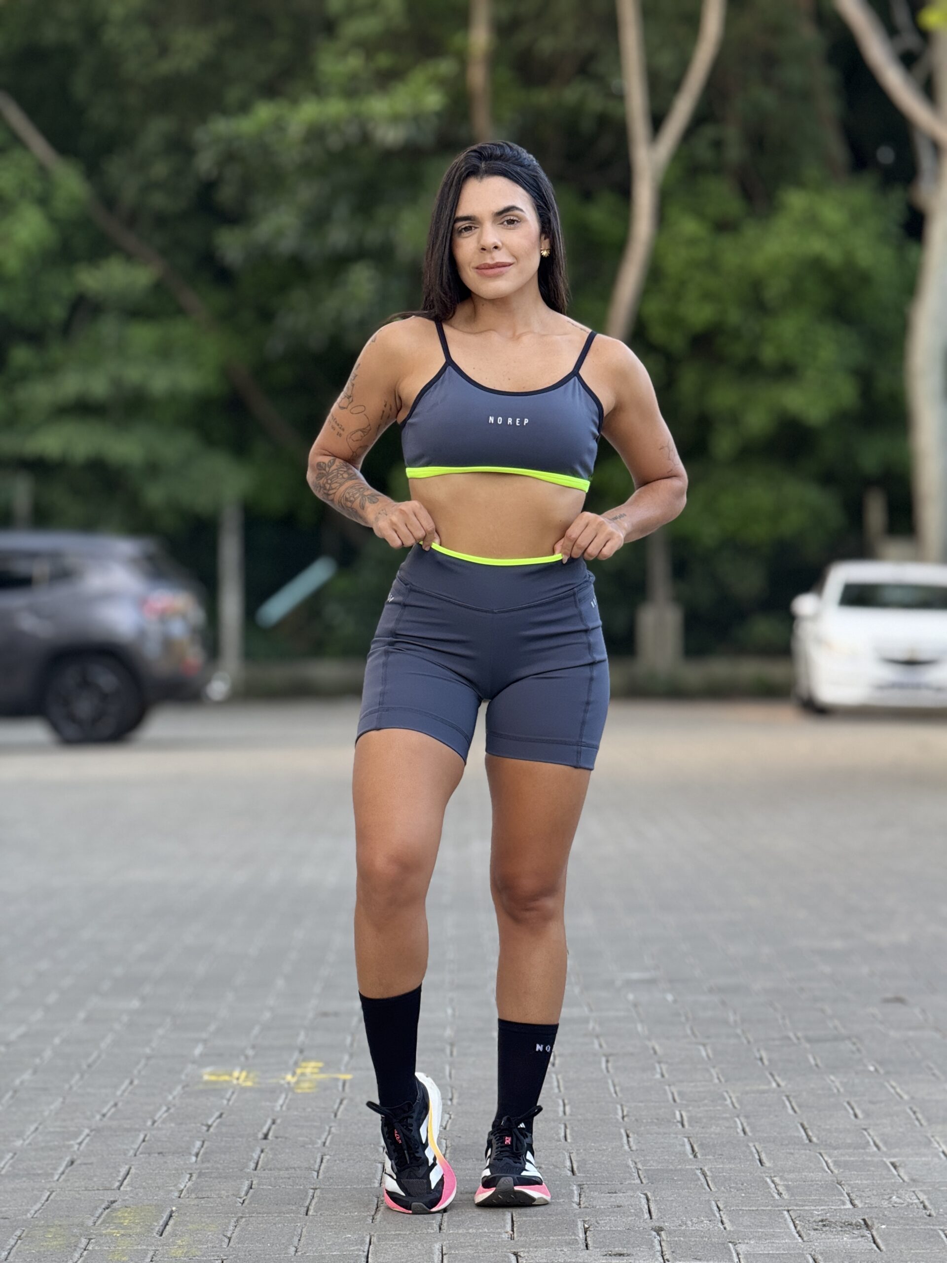 Top New Basic Deep Grey Cós Amarelo Neon Viés Preto