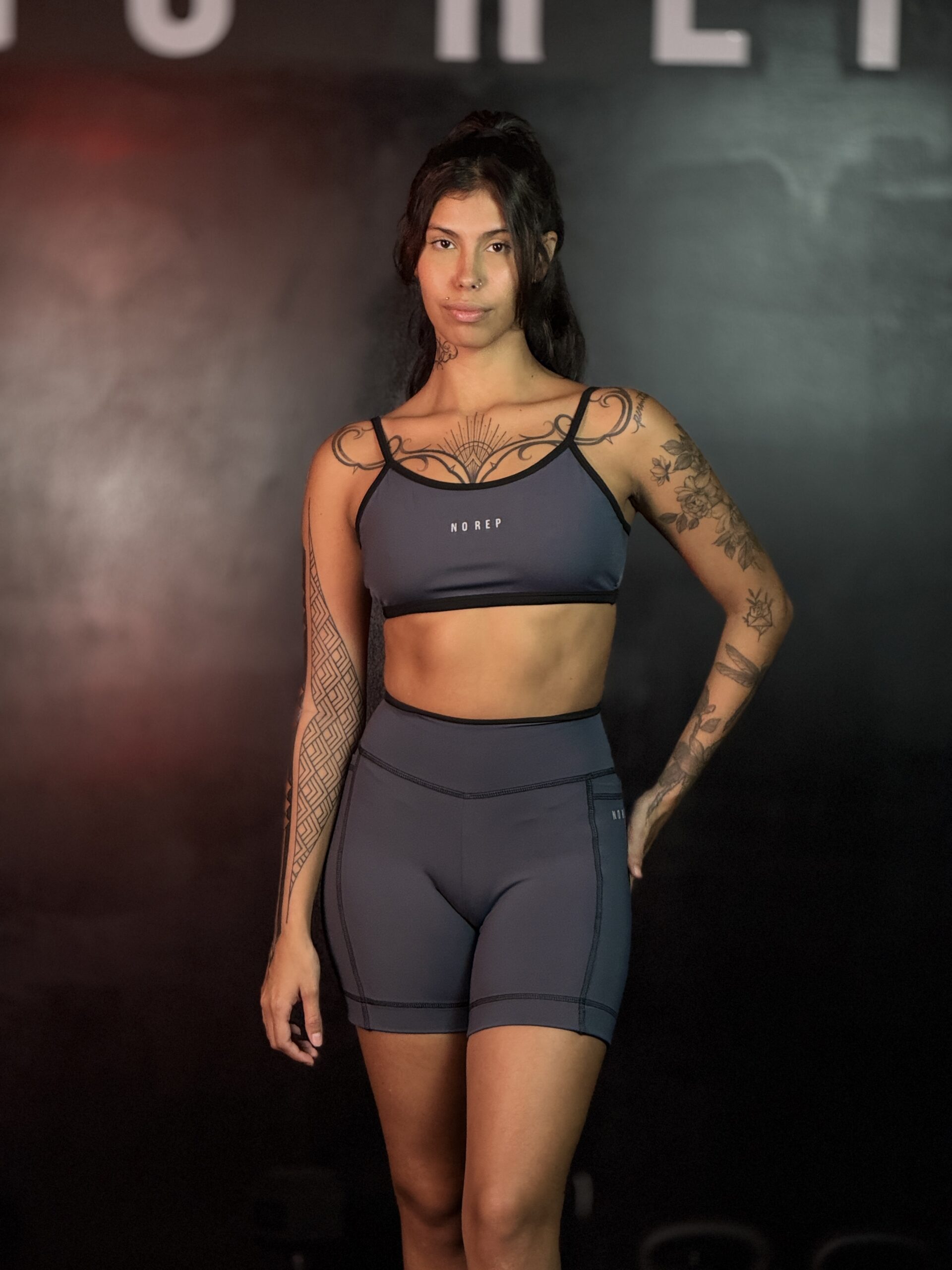 Top New Basic Deep Grey Cós e Viés Preto - Image 3