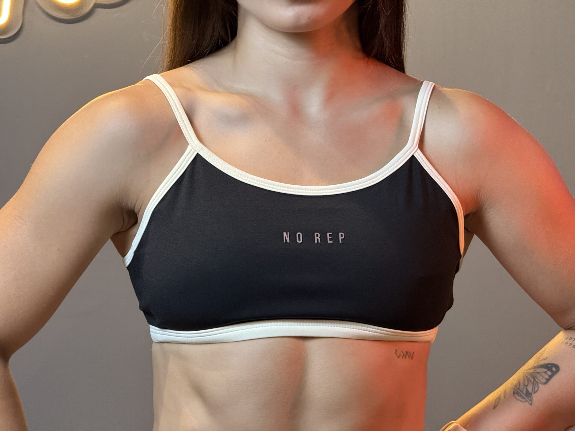 Top New Basic Preto Cós e Viés Off White