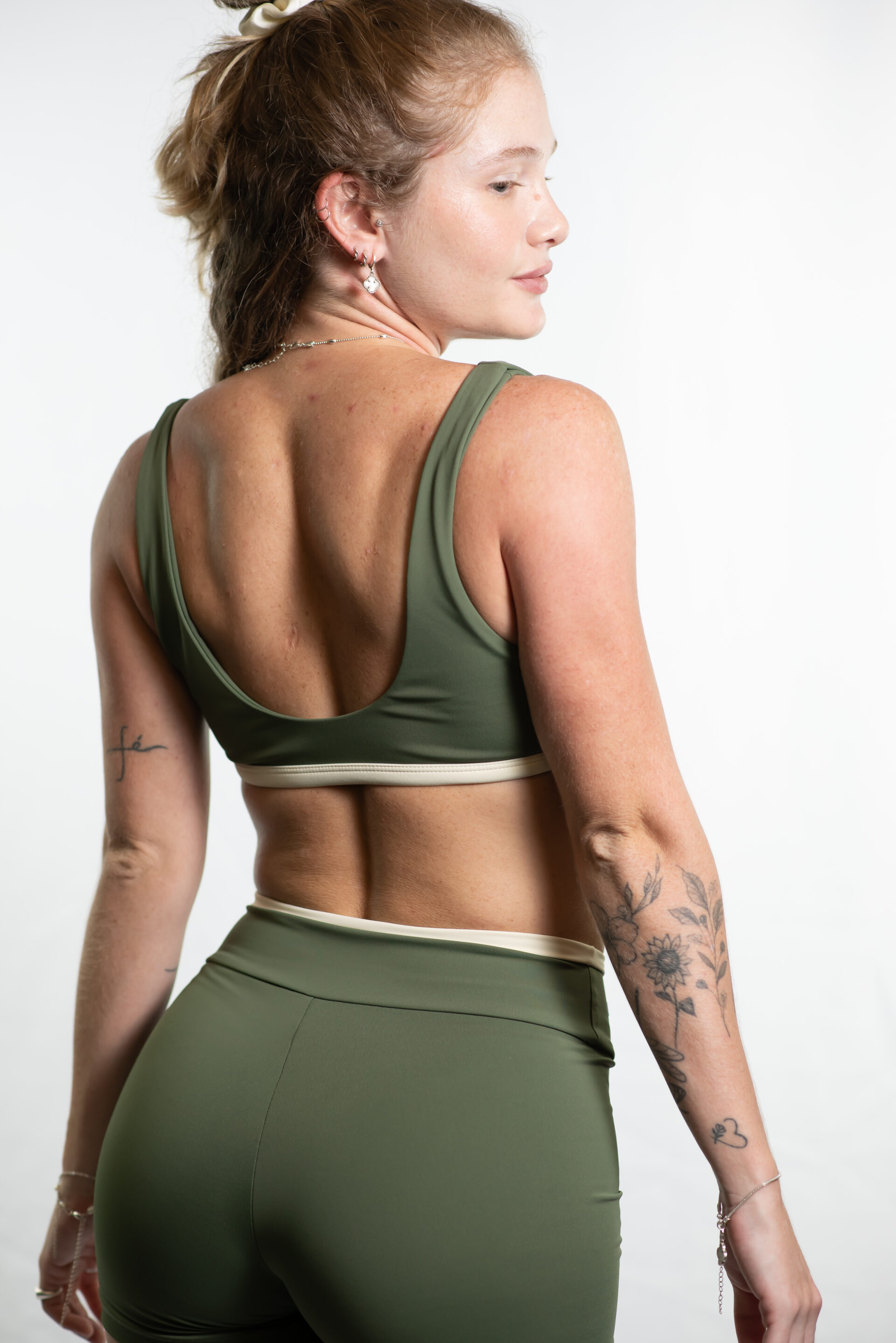 Top Tank Army Green Cós Off White - Image 2