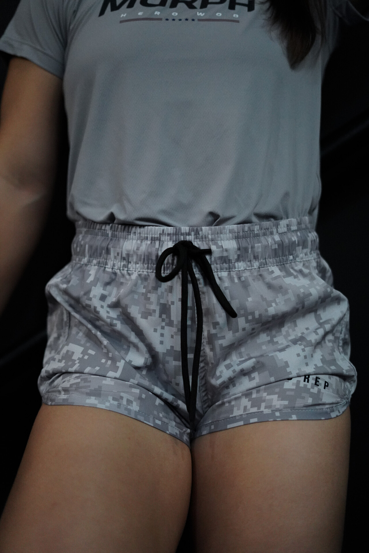 Short Tactel Feminino Cinza Camuflado