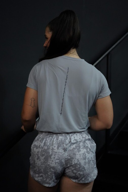 Short Tactel Feminino Cinza Camuflado - Image 3