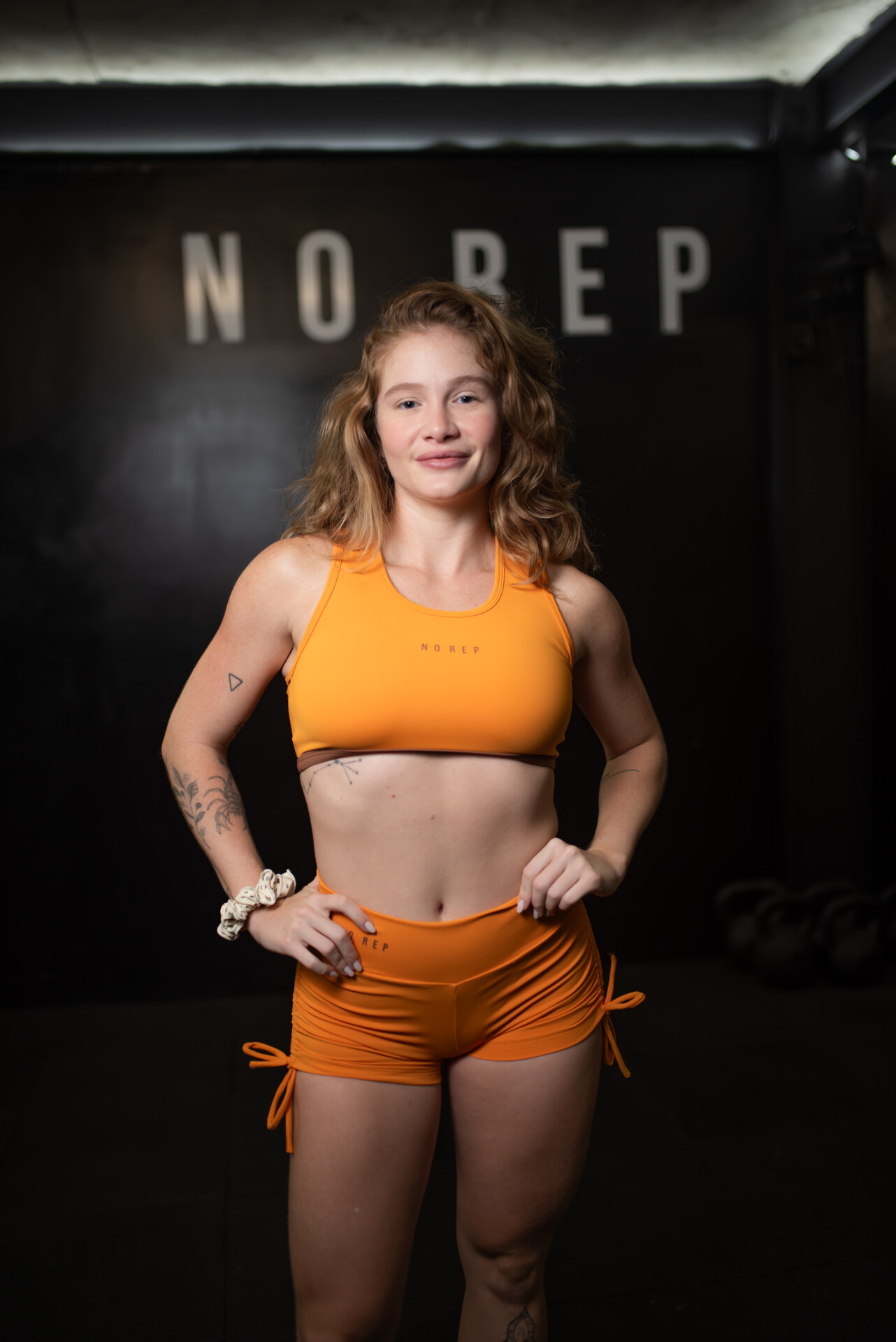 Top Cropped Run Dusty Yellow Cós Brown