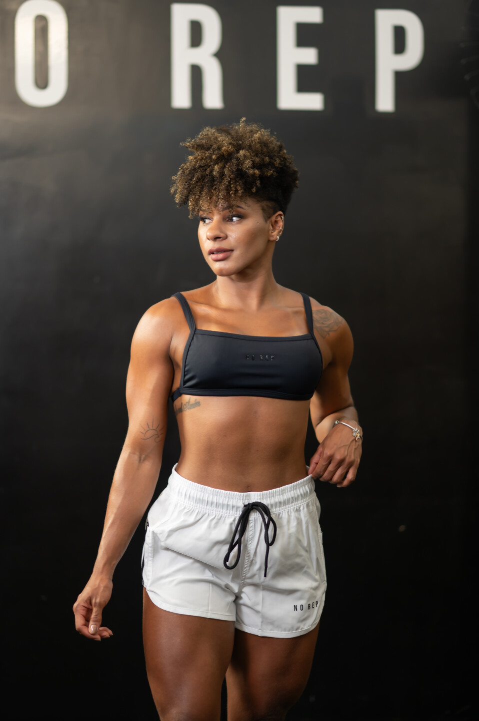 Short Tactel Branco c/ Listras Pretas - Image 3