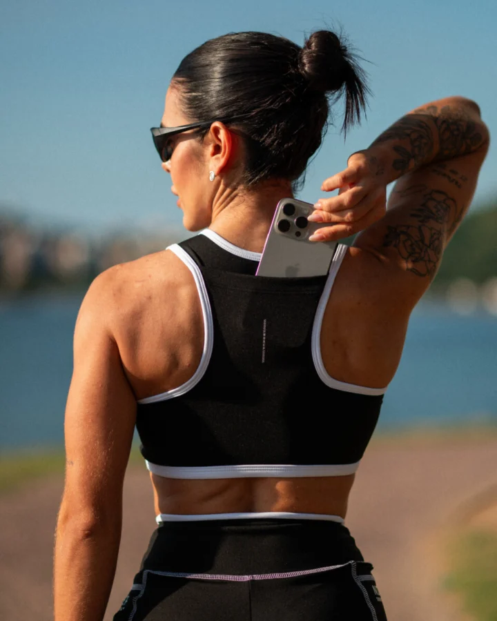 Top Cropped Run Preto Cós e Viés Branco