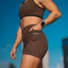 Top Cropped Run Deep Brown Cós e Viés Preto - Imagem 2