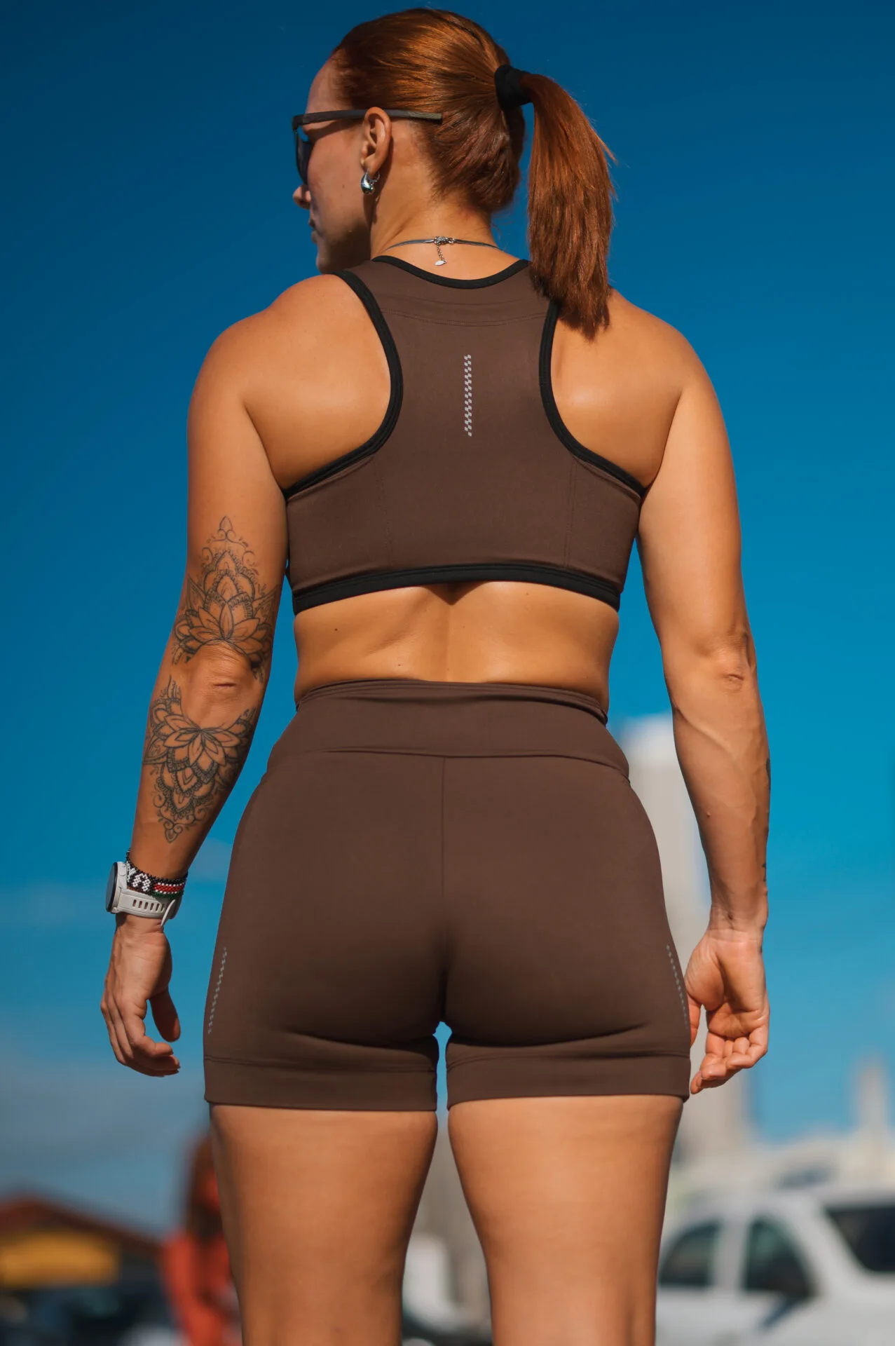 Top Cropped Run Deep Brown Cós e Viés Preto - Imagem 4