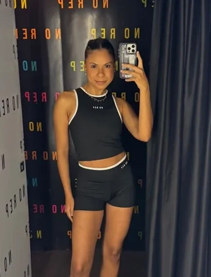 Top Long Preto Viés Branco